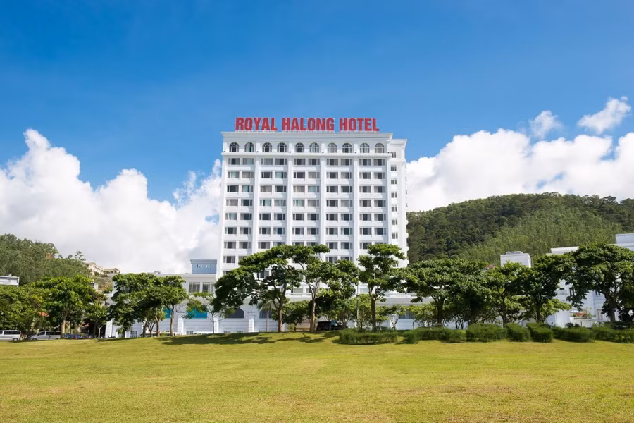 Khách sạn Hoàng Gia.