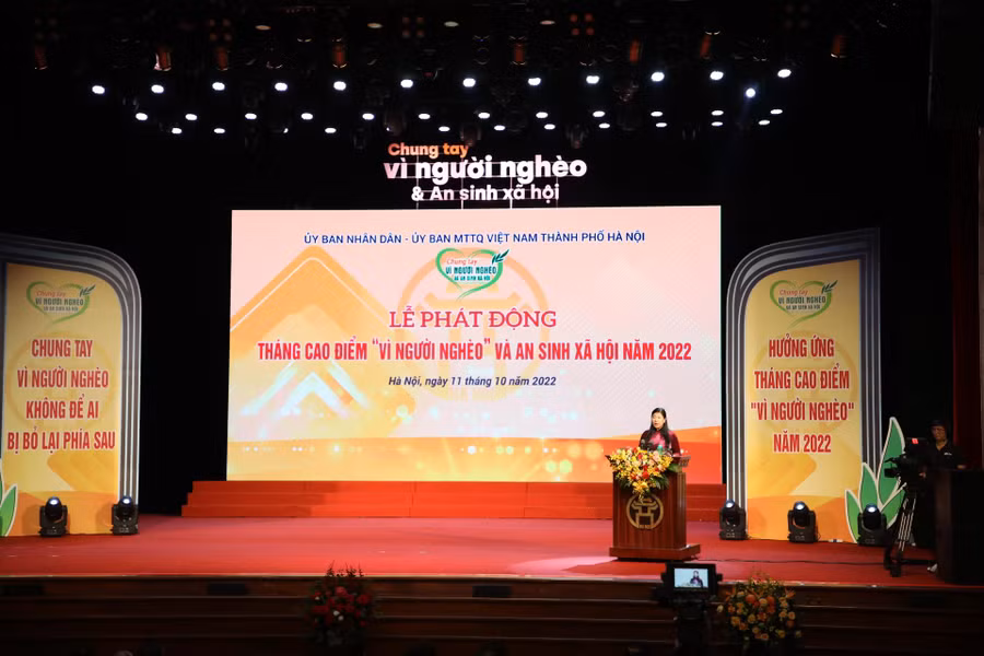 Chủ tịch Ủy ban Mặt trận Tổ quốc (MTTQ) Việt Nam TP Hà Nội - Nguyễn Lan Hương phát biểu. Chủ tịch Ủy ban Mặt trận Tổ quốc (MTTQ) Việt Nam TP Hà Nội - Nguyễn Lan Hương phát biểu.