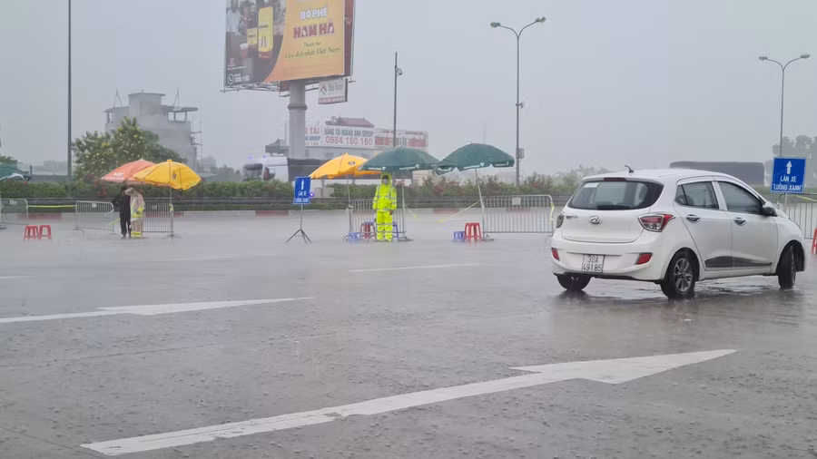 Trong ngày 29/7 có 5.276 lượt phương tiện quay đầu không vào thành phố.