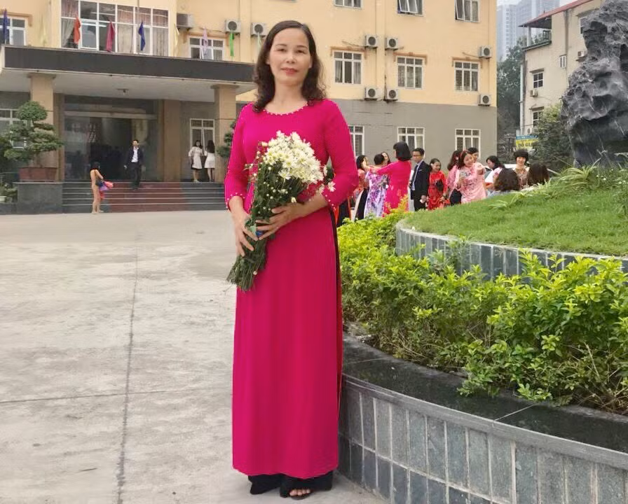 ThS. Nguyễn Thị Minh Sáng là tấm gương điển hình tiên tiến với nhiều thành tích cả về dạy học và nghiên cứu.