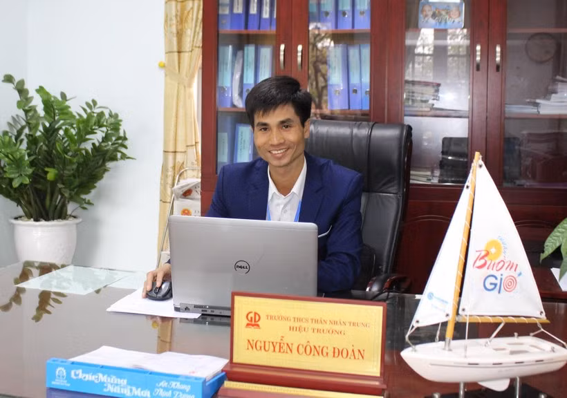 Thầy Nguyễn Công Đoàn – Hiệu trưởng trường THCS Thân Nhân Trung trao đổi với Báo GD&amp;TĐ.