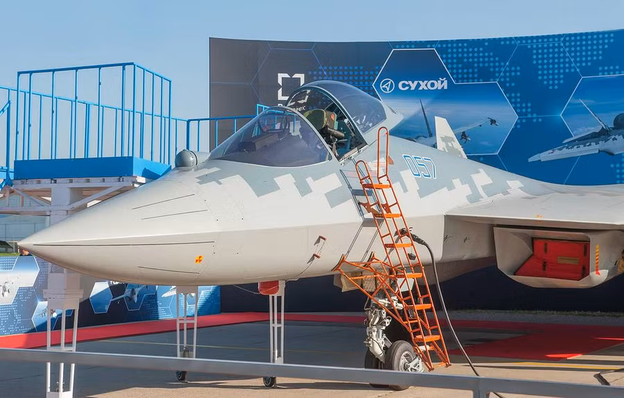 Su-57E.