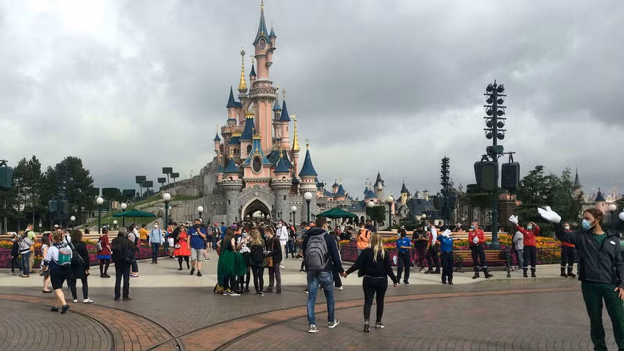 Disney đã xin lỗi về hành động của 3 bảo vệ. (Ảnh: AFP).