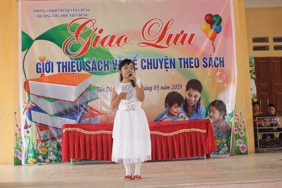 Phần thi kể chuyện theo sách