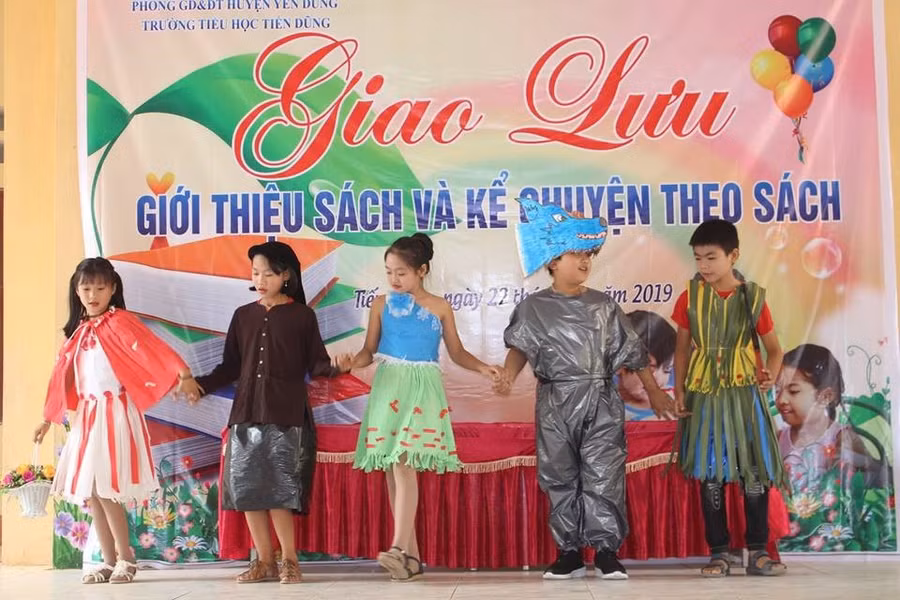 Học sinh“Hóa trang theo nhân vật chuyện”