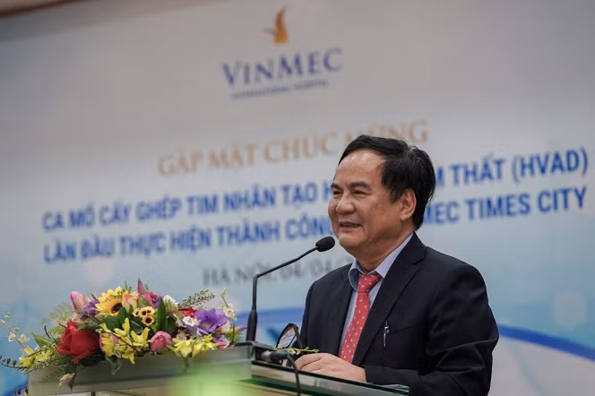 S Bùi Đức Phú: Chủ tịch Hội đồng cố vấn lâm sàng hệ thống Y tế Vinmec: “Vinmec có thể tiếp cận với với nhưng công nghệ mới nhất trong lĩnh vực tim nhân tạo, đáp ứng nhu cầu của người bệnh suy tim trong và ngoài nước có nhu cầu điều trị bằng phương pháp này” S Bùi Đức Phú: Chủ tịch Hội đồng cố vấn lâm sàng hệ thống Y tế Vinmec: “Vinmec có thể tiếp cận với với nhưng công nghệ mới nhất trong lĩnh vực tim nhân tạo, đáp ứng nhu cầu của người bệnh suy tim trong và ngoài nước có nhu cầu điều trị bằng phương pháp này”