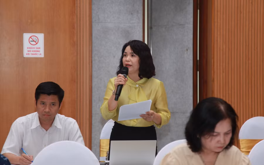 Cô Đỗ Thị Mai - Hiệu trưởng Trường Tiểu học Trung Yên (Hà Nội) nêu ý kiến tại hội thảo. Cô Đỗ Thị Mai - Hiệu trưởng Trường Tiểu học Trung Yên (Hà Nội) nêu ý kiến tại hội thảo.