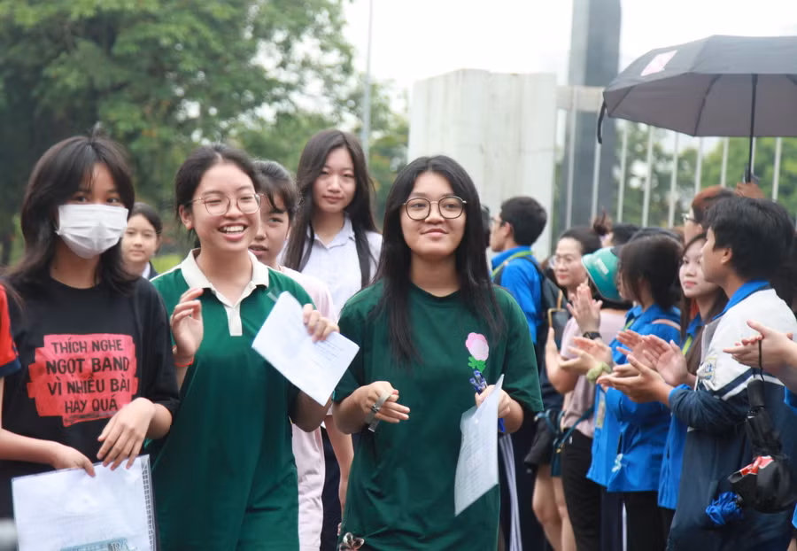 Thí sinh dự thi vào lớp 10 tại Hà Nội.