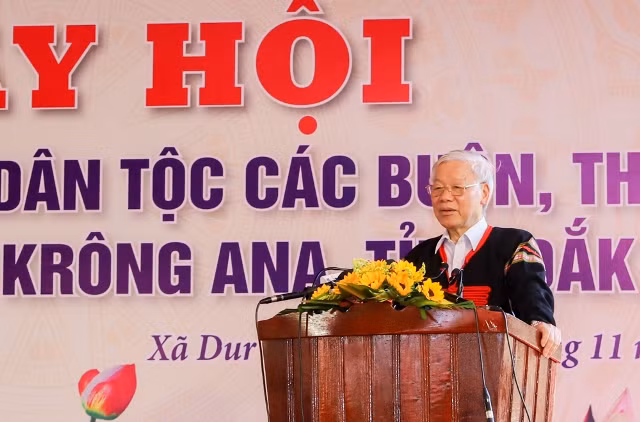 Tổng Bí thư, Chủ tịch nước Nguyễn Phú Trọng nhấn mạnh xã Dur Kmăk được như ngày hôm nay là nhờ bà con đoàn kết một lòng, nỗ lực phấn đấu không ngừng.