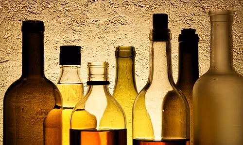 Hiểm họa chết người từ methanol trong rượu lậu