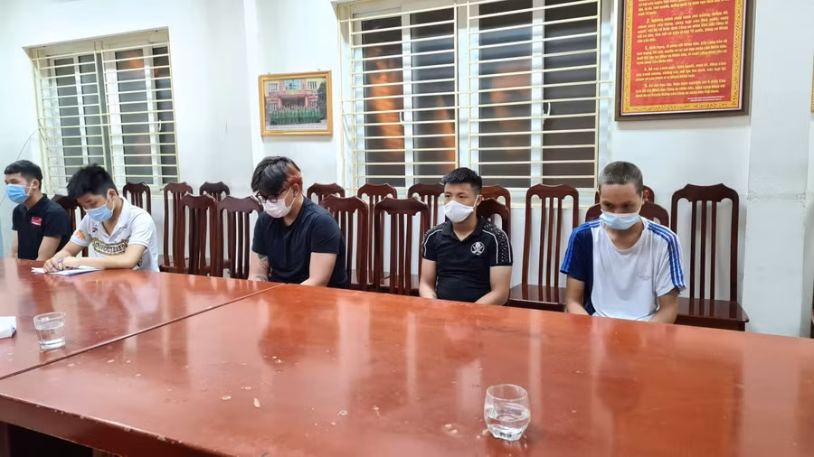 5 nghi phạm liên quan đến vụ cướp xe máy của nữ lao công.