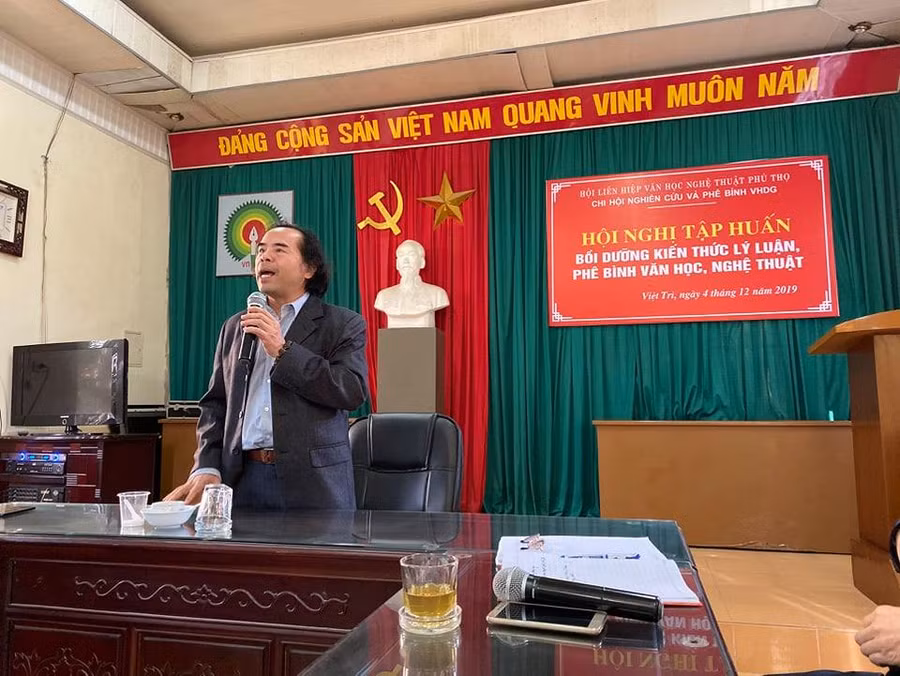 PGS.TS Văn Giá. PGS.TS Văn Giá.
