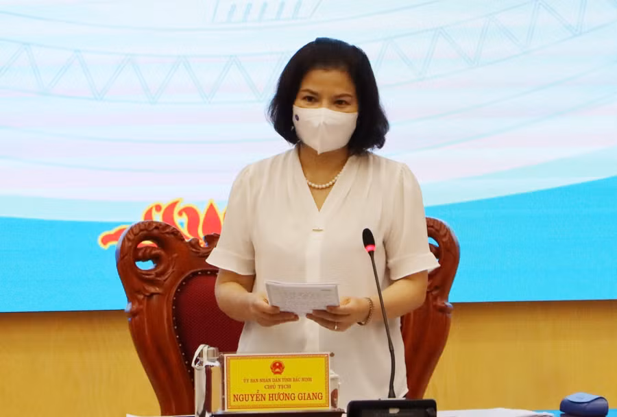Chủ tịch UBND tỉnh Bắc Ninh Nguyễn Hương Giang chủ trì hội nghị.