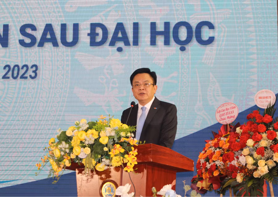 PGS.TS Nguyễn Hoàng - Hiệu trưởng Trường Đại học Thương mại phát biểu tại lễ ra mắt.