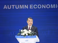 Thủ tướng Lê Minh Hưng phát biểu tại Diễn đàn Kinh tế Mùa thu 2026 tại TPHCM. Ảnh: BTC.