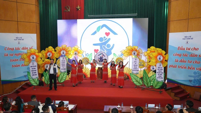 Theo phương án trung bình, trong 5 năm đầu của thời kỳ dự báo, 2024-2029, tỷ lệ tăng dân số bình quân hằng năm của cả nước là 0,66%. Ảnh minh hoạ.