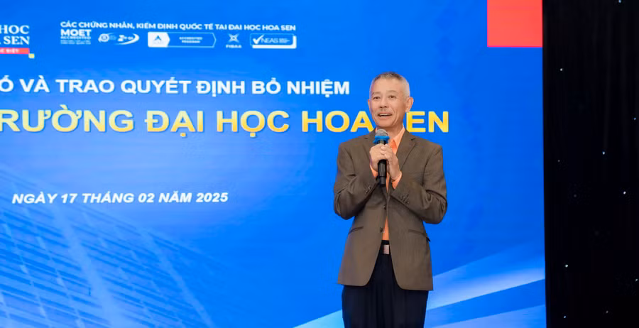 gs-truong-nguyen-thanh-lam-co-van-cho-dai-hoc-hoa-sen2.jpg