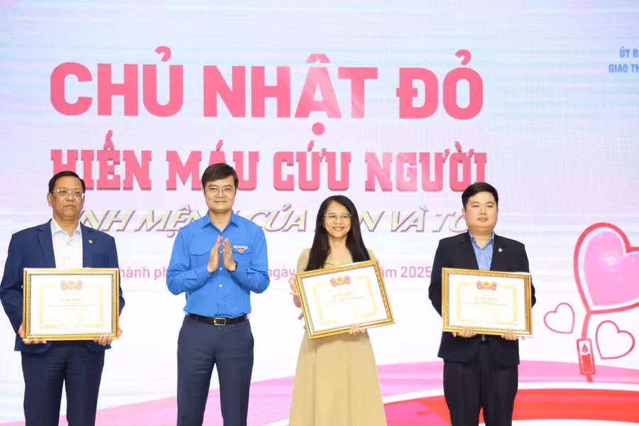 chu-nhat-do-lan-thu-171.jpg