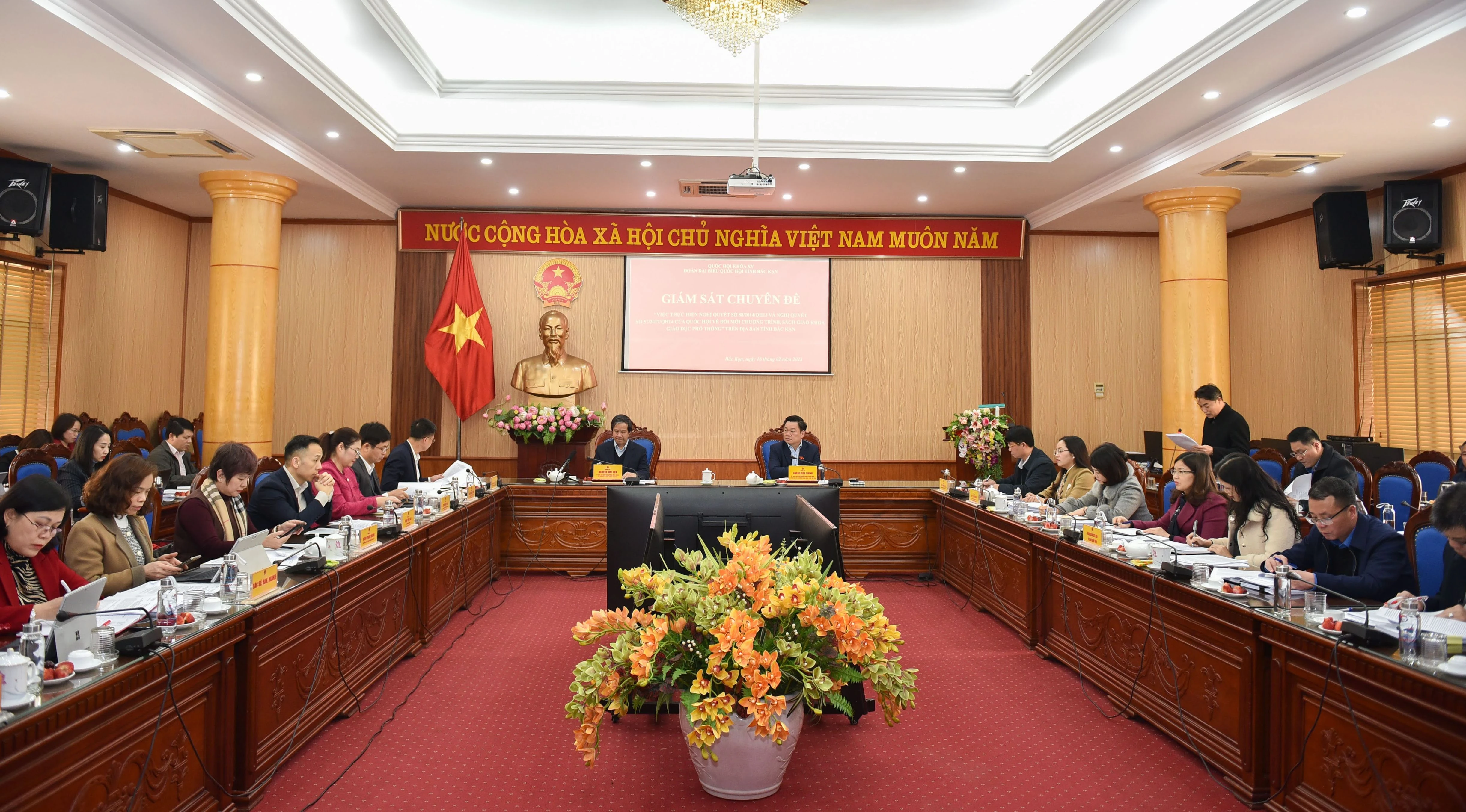 Đoàn ĐBQH tỉnh Bắc Kạn giám sát việc đổi mới chương trình, sách giáo khoa giáo dục phổ thông trên địa bàn. Ảnh: Thế Đại