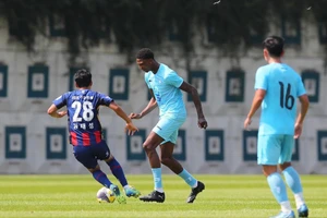 Kyle Hudlin lập công giúp Nam Định đánh bại CLB Suwon FC.