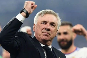 HLV Ancelotti dự tính thay đổi chiến thuật của Real Madrid.