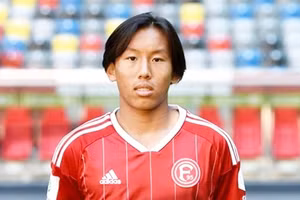 Sao Việt kiều Simon Như Thông Vũ được đôn lên U23 Đức .