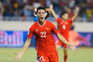 Tiến Linh trước cơ hội 'vượt mặt' Lê Huỳnh Đức