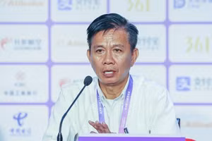 HLV Hoàng Anh Tuấn thất vọng với trận thua Nam Định.