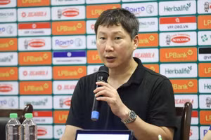 HLV Kim Sang-sik hài lòng về trận thắng của U23 Việt Nam trước U23 Singapore.