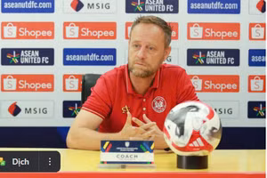 HLV Polking quyết thắng PSM Makassar trên sân nhà.