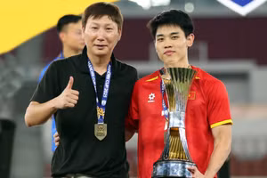 Đình Bắc sáng cửa đoạt Quả bóng vàng Việt Nam