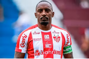 Tiền đạo ghi 33 bàn ở giải Brazil về Việt Nam chơi bóng