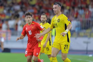 Tuyển Việt Nam gây thất vọng khi để thua cách biệt Malaysia ở giải châu Á.