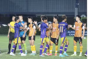 Hoàng Anh Gia Lai thắng ấn tượng ở Thái Lan.