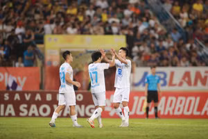 Nam Định tiếp tục tặng vé người hâm mộ ở vòng 33 V-League.