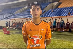 Trần Gia Bảo trở thành cầu thủ trẻ tuổi nhất ghi bàn ở V-League.