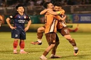 Hoàng Anh Gia Lai đánh bại Công an Hà Nội trên sân nhà ở vòng 7 V-League.