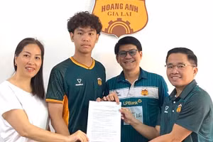 Chaloongphum Phong gia nhập Ninh Bình FC.