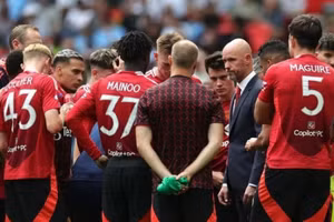 Man United thua đau Man City ở Siêu cúp nước Anh.