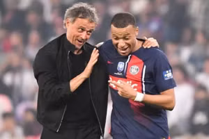 HLV PSG dành những lời có cánh cho Mbappe.