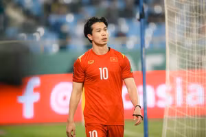 Công Phượng dự kiến nghỉ thi đấu hơn 2 tháng vì chấn thương.