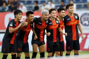 CLB Phù Đổng Ninh Bình thăng hạng lên chơi V-League.