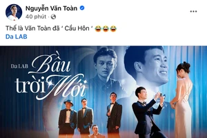 Cảnh Văn Toàn cầu hôn bạn gái trong MV "Bầu trời mới".