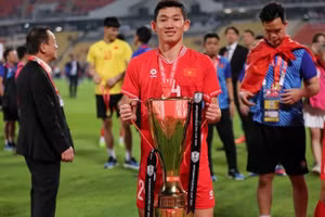 Hai Long lỡ hẹn với đội tuyển Việt Nam vì chấn thương.