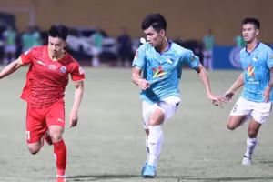 Hồng Lĩnh Hà Tĩnh trụ hạng thành công sau trận thắng PVF-CAND.