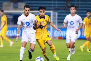 Nam Định thua sốc Sông Lam Nghệ An ở vòng 2 V-League 2025/26.