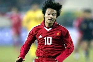 Văn Quyến tiến cử tiền đạo Olaha cho tuyển Việt Nam.