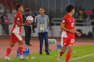 HLV Gerald Vanenburg tiếp tục gắn bó với U23 Indonesia ở vòng loại U23 châu Á.