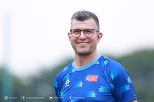 HLV Roland được kỳ vọng giúp U17 Việt Nam thi đấu tốt ở giải Đông Nam Á. Ảnh: VFF.