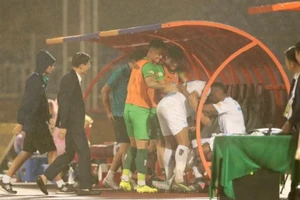 Tiền vệ Caio Cesar gặp chấn thương ở vòng 24 V-League.